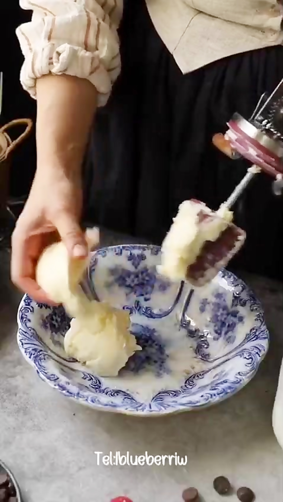 طرز تهیه نان به همراه نوتلا و مارمالاد تمشک|آشپزی به سبک وینتیج|