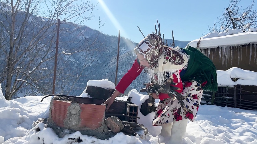 روز برفی پختن آش رشته