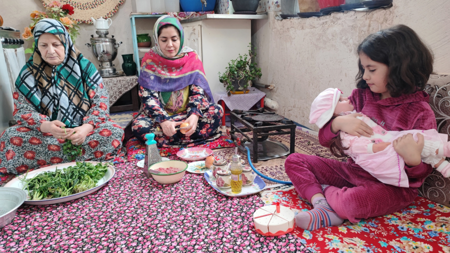 پخت نان سنتی توی روستا! طعمی که فراموش نمیشه