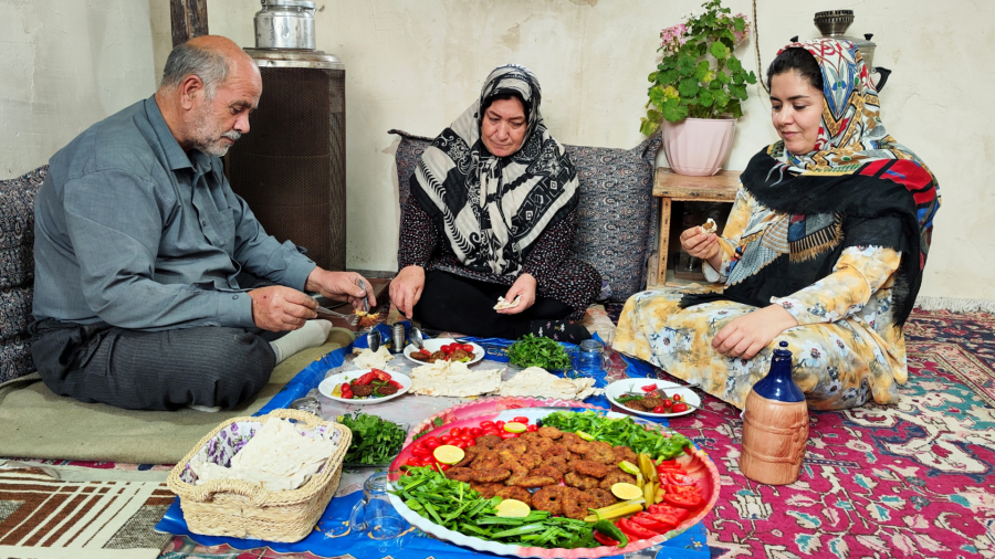 ترکیب گوشت، ادویه و عشق؛ شامی کباب روستایی | شامی کباب به سبک روستا