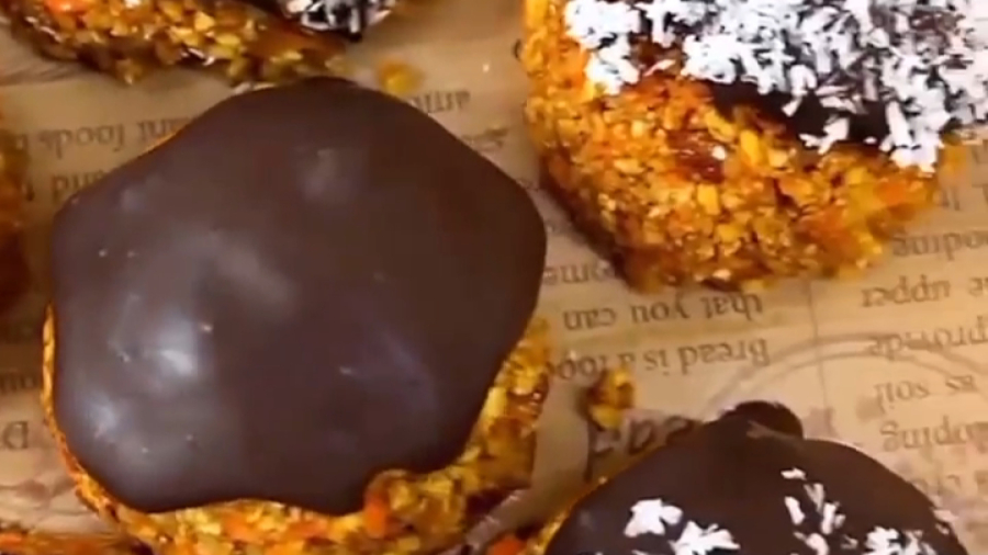 طرز تهیه دسر کوکی هویج و خرما بسیار ساده و با مواد کم