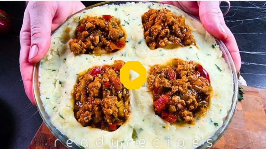 طرز تهیه کیک سیب زمینی با سس بولونی