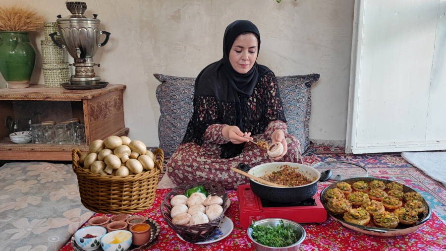 دلمه قارچ ! طعم فوق‌العاده دلمه قارچ با دستپخت روستایی! ️