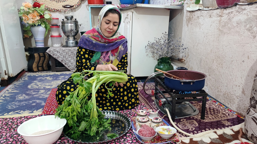 دستور پخت پلوی بره و کرفس به سبک روستایی | زندگی روستایی