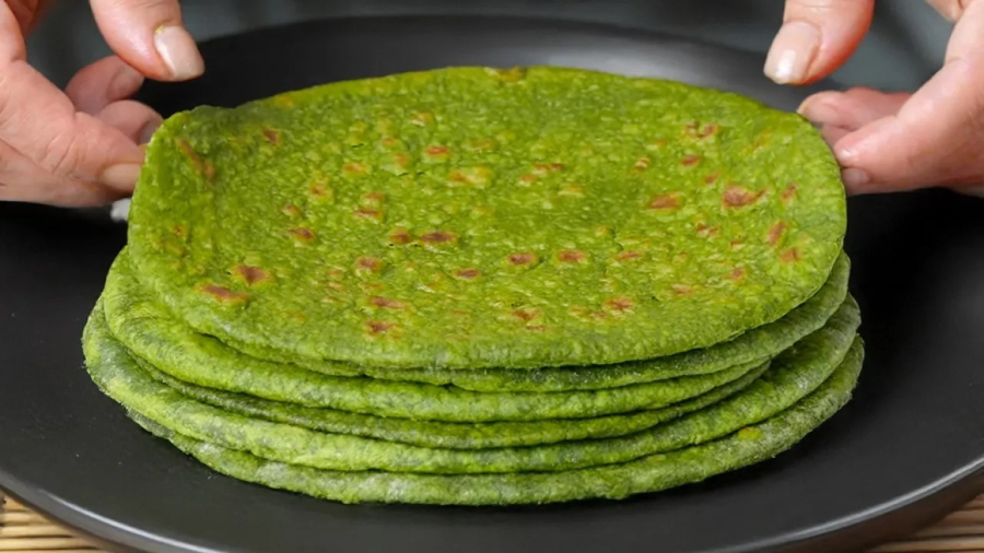 دستور پخت نان رژیمی سالم | نان جو و اسفناج بدون شکر و مخمر