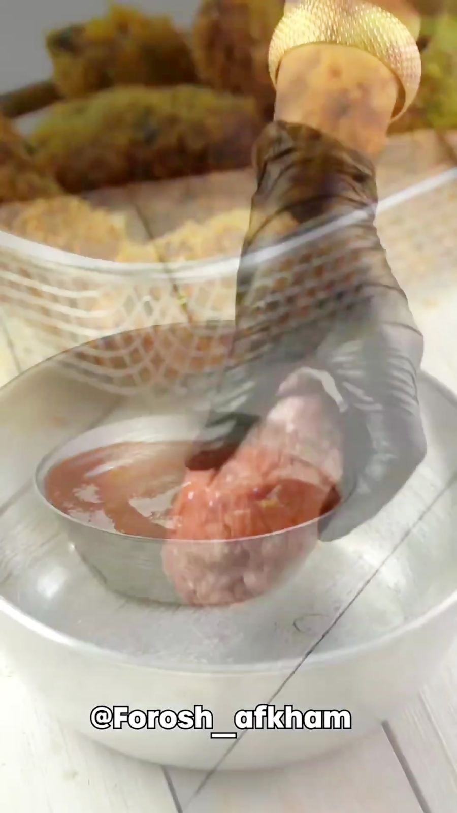 تهیه یک سوخاری خوشمزه با آرد سوخاری نارنجی پانکو افخم | لوازم قنادی بهگز